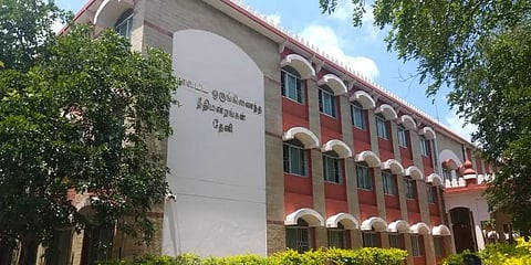 பள்ளி மாணவியை கடத்தி பாலியல் வன்கொடுமை செய்தவருக்கு 10 ஆண்டு சிறை