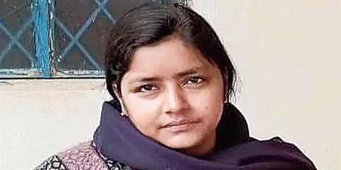 நந்திகிராமில் மம்தாவை எதிர்த்து போட்டியிடும் மார்க்சிஸ்ட் கட்சியின் இளம் பெண் வேட்பாளர்