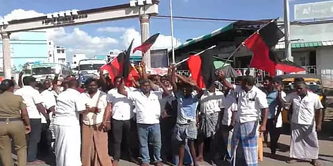 ”மணப்பாறை தொகுதியை திமுகவிற்கு ஒதுக்குங்கள்” போராட்டத்தில் ஈடுபட்ட திமுக தொண்டர்கள்