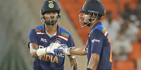 கோலி டக் அவுட்... ஸ்ரேயாஸ் அரைசதம்: ஆர்ச்சர் வேகத்தில் சரிந்த இந்திய அணி