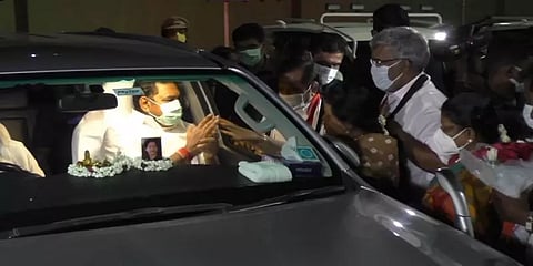 திருச்சி: மீண்டும் சீட் கிடைக்காததால் முதல்வரிடம் கண்ணீர் விட்டு அழுத பெண் எம்.எல்.ஏ