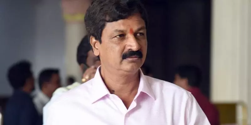 ”வாழ்க்கையை முடித்துக் கொள்ள முயற்சித்தோம்” - கர்நாடக வீடியோ சர்ச்சையில் சிக்கிய பெண்