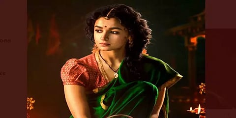 ராஜமெளலியின் ’ஆர்ஆர்ஆர்’... ஆலியா பட்டின் ’சீதா’ போஸ்டர் வெளியீடு!