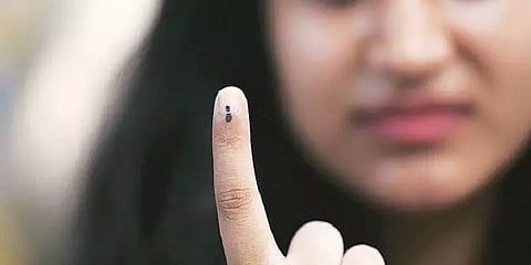 வாக்குப்பதிவு நாளில் அனைத்து பணியாளர்களுக்கும் விடுமுறை அளிக்க உத்தரவு