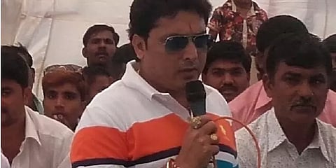 'இது மைதானம் அல்ல'... குஜராத் சட்டப்பேரவைக்கு டி-ஷர்ட்டில் வந்த எம்.எல்.ஏ வெளியேற்றம்!