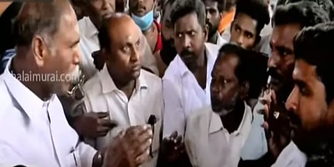 புதுச்சேரி: ரெங்கசாமியின் காரை முற்றுகையிட்டு தர்ணா போராட்டம்: நடந்தது என்ன?