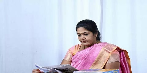 புதுச்சேரி பெண் தாதா எழிலரசி நாகூரில் கைது