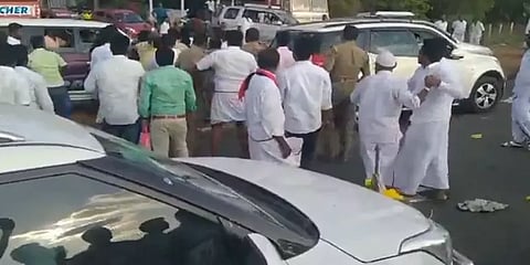 முதுகுளத்தூர்: திமுகவினர் இடையே மோதல்- 2 பேருக்கு அரிவாள் வெட்டு