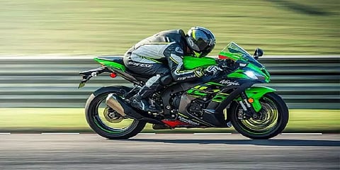 இந்தியாவில் அறிமுகமானது புதிய கவாஸ்கி நிஞ்சா ZX -10R பைக் - சிறப்பம்சங்கள் என்னென்ன?