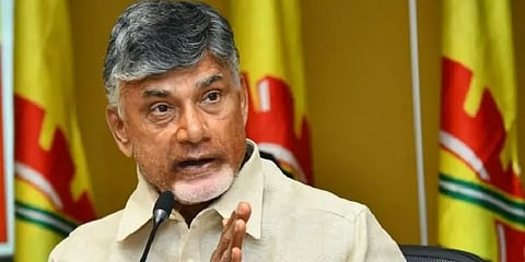 அமராவதி நில முறைகேடு: எஸ்சி/எஸ்டி சட்டத்தின் கீழ் சந்திரபாபு நாயுடு மீது வழக்கு!