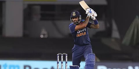 அதிரடியாக அரைசதம் விளாசிய சூர்யகுமார் யாதவ் - இந்திய அணி 185 ரன் குவிப்பு