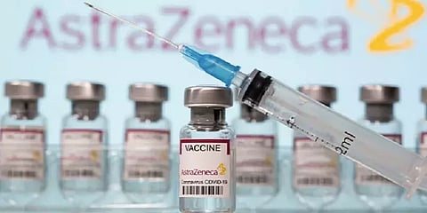 ஆஸ்ட்ராஜெனிகா தடுப்பூசியால் ரத்தம் உறைதல் பிரச்னை? - நிபுணர்களின் விளக்கம்