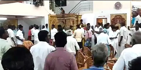 திமுகவில் சீட் கிடைக்காத விரக்தி: வேட்பாளர் அறிமுகக் கூட்டத்தில் தள்ளுமுள்ளு