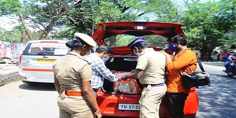 தமிழக தேர்தல் : பறக்கும்படை சோதனையில் இதுவரை ரூ.217 கோடி மதிப்பிலான நகை, பணம் பறிமுதல்