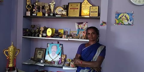 பி.டி உஷாவை பின்னுக்கு தள்ளிய திருச்சி வீராங்கனை - நெகிழ்ச்சியில் தனலட்சுமியின் தாய்