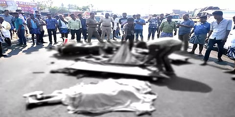 சேலம்: சாலை விபத்தில் பெண் உட்பட மூவர் உயிரிழப்பு