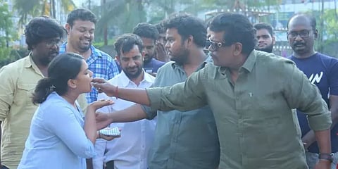 ’ஒத்த செருப்பு’ படத்திற்கு தேசிய விருது; கேக் வெட்டி கொண்டாடிய பார்த்திபனின் மகள், மகன்!