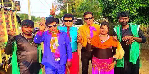 மேடையில் நாங்கள் எம்ஜிஆர்: வேலையின்றி வறுமையில் வாடும் மேடை கலைஞர்கள்