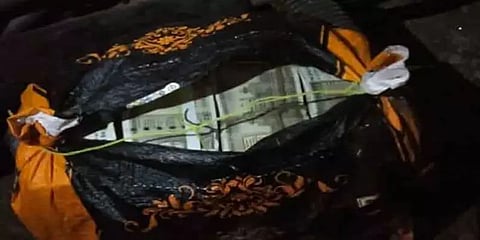 பறக்கும் படை சோதனை: திருச்சி மாவட்டத்தில் சாக்குமுட்டையில் பதுக்கிய ரூ. 1 கோடி பறிமுதல்