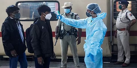 இந்தியாவில் தினசரி கொரோனா பாதிப்பு 47,262 - தடுப்பூசி செலுத்துவதில் தீவிரம்