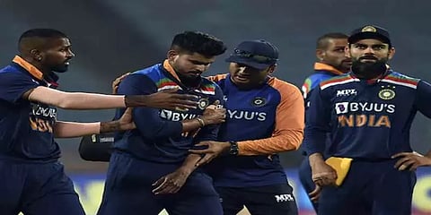 தோள்பட்டை காயம்...இங்கிலாந்துக்கு எதிரான ஒருநாள் தொடரில் இருந்து ஷ்ரேயஸ் விலகல்!