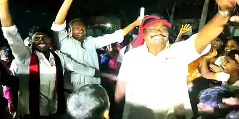 'ஸ்டாலின்தான் வராரு' பாடலுக்கு நடனமாடி வாக்கு சேகரித்த ஜோலார்பேட்டை திமுக வேட்பாளர்