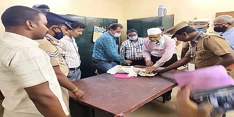 ரயில் பயணியிடம் சிக்கிய 8.8 கிலோ தங்க நகைகள்: ஆவணங்கள் இல்லாததால் பறிமுதல்