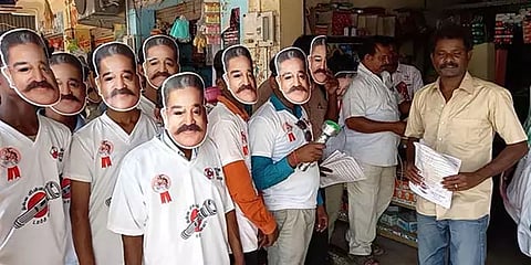 கமல்ஹாசனின் முகமூடி அணிந்து வாக்கு சேகரிப்பில் ஈடுபட்ட வந்தவாசி மநீம நிர்வாகிகள்