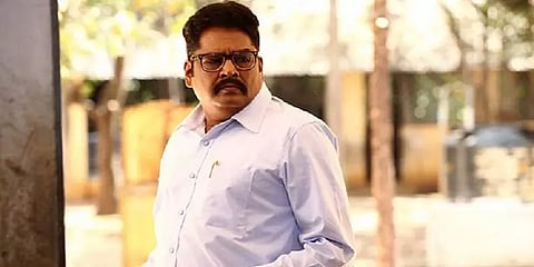 "என் சுவர், என் உரிமை!" - அரசியல் கட்சியினரால் 'பாதிக்கப்பட்ட' கே.எஸ்.ரவிக்குமார்