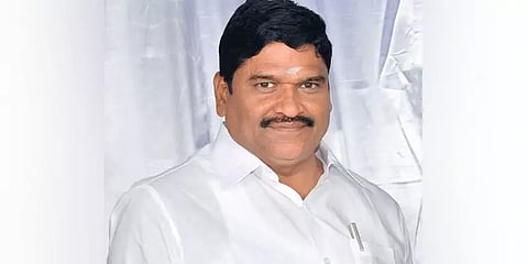 அமைச்சர் எம்.சி சம்பத் உறவினர் பள்ளியில் ஐடி சோதனை