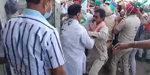 பஞ்சாப்: பாஜக எம்.எல்.ஏ.வின் சட்டையை கிழித்து சரமாரியாக தாக்கிய விவசாய அமைப்பினர்