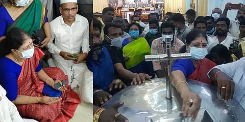 நாகூர் தர்கா, நாகநாத சாமி கோயில், வேளாண்கண்ணி மாதா ஆலையம்: ஒரேநாளில் வழிபாடு செய்த சசிகலா!