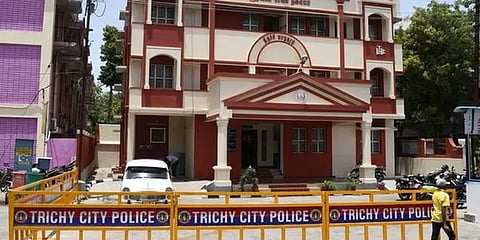 திருச்சி காவல்நிலையங்களில் பணம் கைப்பற்றப்பட்ட விவகாரம் - 6 போலீசார் சஸ்பெண்ட்!