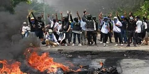 மியான்மர்: ராணுவ ஆட்சிக்கு எதிரான ஆர்ப்பாட்டங்களில் 114 பொதுமக்கள் படுகொலை!