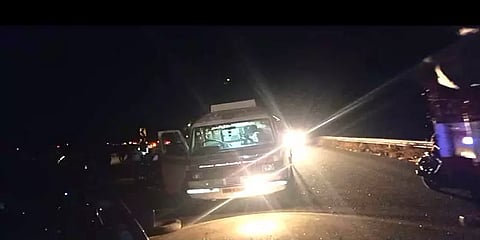 அருப்புக்கோட்டை: நடைபயிற்சிக்கு சென்றவர்கள் மீது கார் மோதி விபத்து - 3 பேர் உயிரிழப்பு