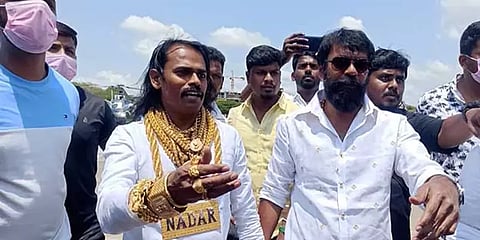 ஜெயலலிதா, கருணாநிதி மட்டும்தான் ஹெலிகாப்டரில் வரமுடியுமா, நாங்கள் வரமாட்டோமா? - ஹரி நாடார்