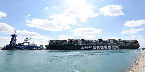 நகரத் தொடங்கியது எவர் கிவ்வன் கப்பல் - சூயஸ் கால்வாய் ஆணையம் அறிவிப்பு