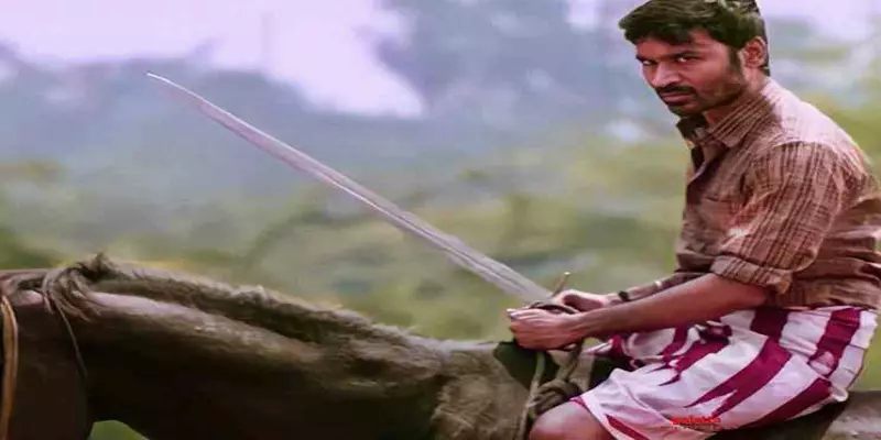 ”கர்ணன் வருவான்; சீறும் கேள்விகளை ஏந்தி வருவான்” - தனுஷ் நெகிழ்ச்சி!