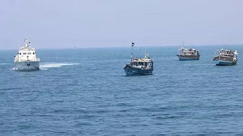 இலங்கை மீனவர்கள் கைது