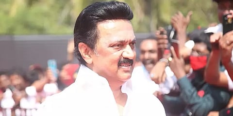 பரப்புரைக்கு இடையே ஆம்புலன்ஸ்க்கு வழிவிடக் கூறிய மு.க.ஸ்டாலின்!