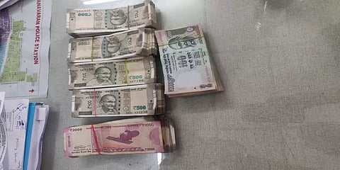 தேர்தல் பறக்கும் படையினர் அதிரடி சோதனை: ஒரே நாளில் 10.35 கோடி ரூபாய் பணம் பறிமுதல்