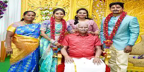 திருச்சி: இறந்த தந்தையின் மெழுகு சிலை முன்பு நடந்த மகளின் திருமணம்; உறவினர்கள் நெகிழ்ச்சி