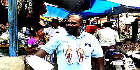 "சேவை செய்யவில்லை எனில் செருப்பால் அடிங்க"-ராதாபுரம் தொகுதி சுயேச்சை வேட்பாளர் பரப்புரை