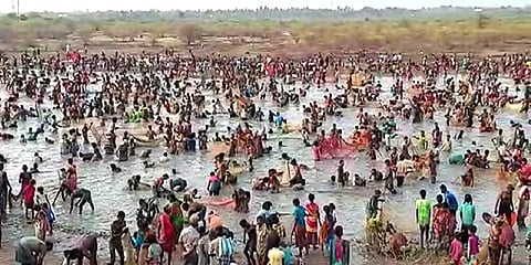 பல்லாயிரக்கணக்கான மக்கள் பங்கேற்று மகிழ்ந்த புதுக்கோட்டை மீன்பிடித் திருவிழா