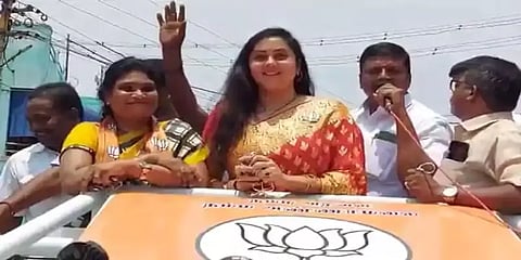 ”செல்லும் இடங்களில் எல்லாம் பாஜகவிற்கு நல்ல வரவேற்பு” - நமீதா