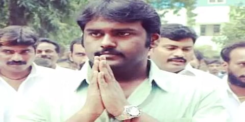 “40 வருடம் உழைத்த எங்க அப்பாவை ஒழிச்சிட்டீங்க; என்னையும் ஒழிச்சிடாதீங்க” - விஜய பிரபாகரன்