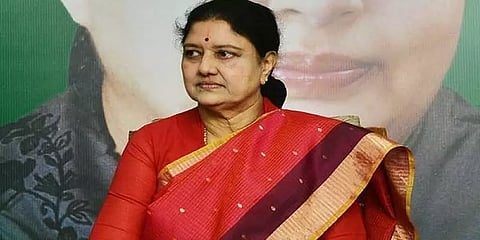 வாக்காளர் பட்டியலில் சசிகலாவின் பெயர் இல்லை