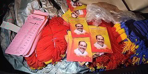 வேலூர்: அணைக்கட்டு தொகுதி அதிமுக வேட்பாளர் உட்பட 4 பேர் மீது 4 பிரிவுகளில் வழக்குப்பதிவு