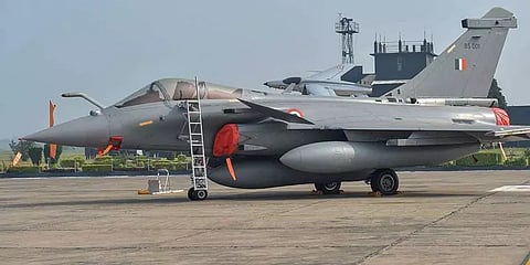 ரஃபேல் ஒப்பந்தத்துக்காக இந்திய இடைத்தரகருக்கு ரூ.8.61 கோடி வழங்கப்பட்டதா? - புதிய சர்ச்சை