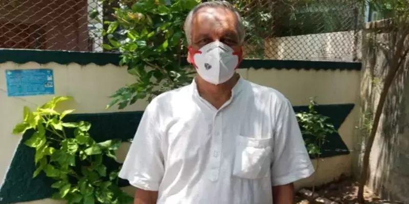 சென்னை வேளச்சேரி : சர்கார் பட பாணியில் 49 "P" முறையில் வாக்களித்த முதியவர்